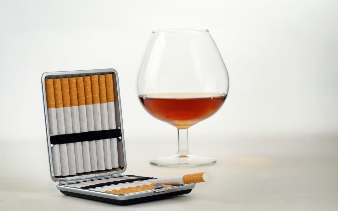 Nikotynizm i alkoholizm – czy są do siebie podobne?